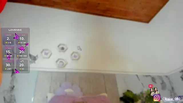 Snapshot of christal_cutee chatting on May 28, 6:00 am christal cutee online show from May 28, 6:00 am