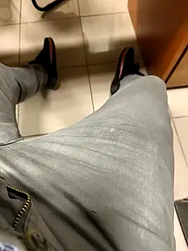 onbifeet online show from March 5, 6:15 pm