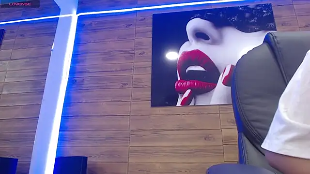 Snapshot of Ashlyeegray chatting on February 21, 4:29 am Ashlyeegray online show from February 21, 4:29 am