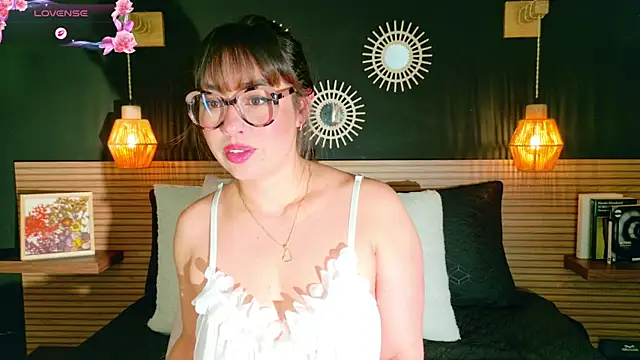 Snapshot of AnnaVictoria__ chatting on May 31, 4:58 pm AnnaVictoria online show from May 31, 4:58 pm