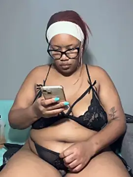 MimiCurves online show from December 3, 10:13 am