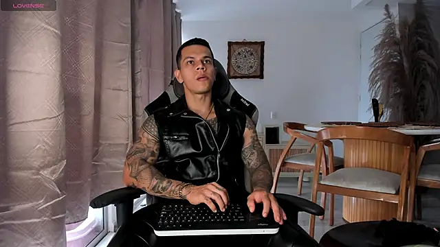 Aron Dark online show from April 16, 9:39 pm