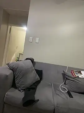 jaytee198610 online show from April 11, 3:55 am