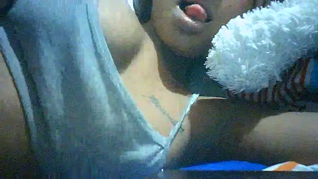 Snapshot of Bellabeltrann chatting on December 13, 8:15 pm Bellabeltrann online show from December 13, 8:15 pm