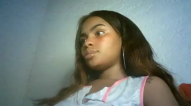 Snapshot of Bellabeltrann chatting on December 19, 7:07 am Bellabeltrann online show from December 19, 7:07 am