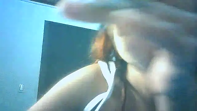 Snapshot of Bellabeltrann chatting on December 23, 2:02 am Bellabeltrann online show from December 23, 2:02 am