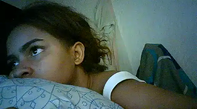 Snapshot of Bellabeltrann chatting on January 15, 6:22 am Bellabeltrann online show from January 15, 6:22 am