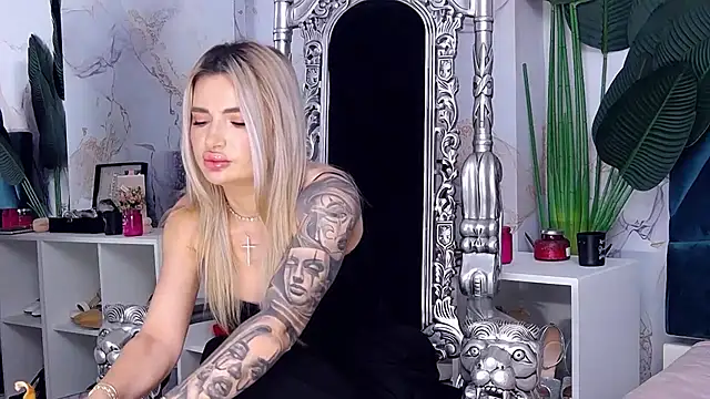 NightshadeIris online show from March 22, 2:09 pm