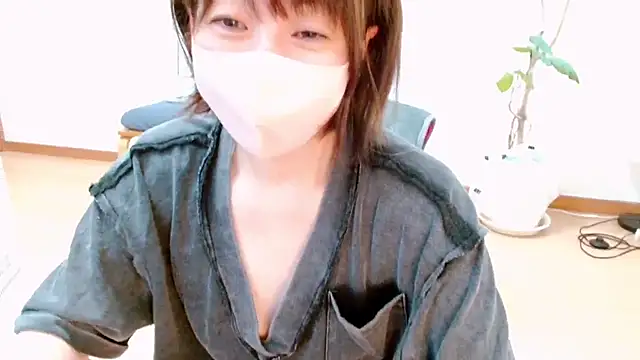 CherryMomo online show from April 10, 12:05 am