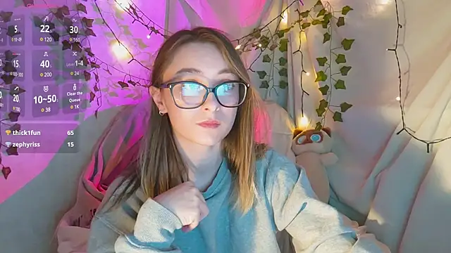 Snapshot of monlight__dana chatting on December 3, 1:43 pm monlight  dana online show from December 3, 1:43 pm