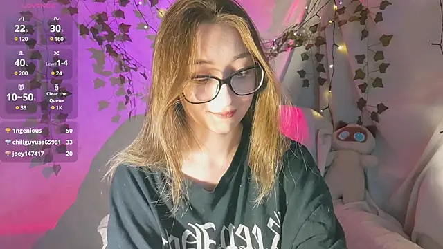 Snapshot of monlight__dana chatting on December 6, 3:00 pm monlight  dana online show from December 6, 3:00 pm