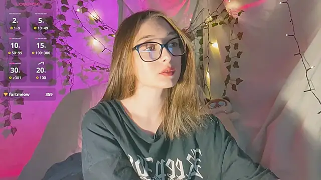 Snapshot of monlight__dana chatting on December 7, 5:31 pm monlight  dana online show from December 7, 5:31 pm