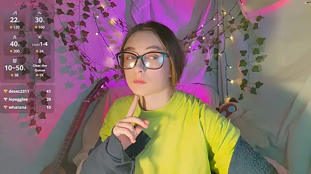 Snapshot of monlight__dana chatting on December 11, 4:42 pm monlight  dana online show from December 11, 4:42 pm