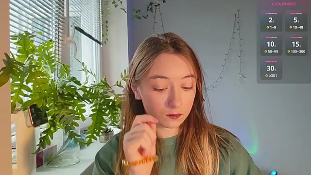 Snapshot of monlight__dana chatting on February 2, 9:40 am monlight  dana online show from February 2, 9:40 am