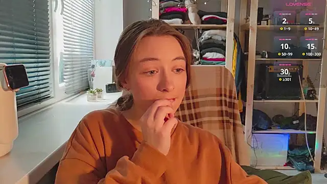 Snapshot of monlight__dana chatting on February 9, 11:47 am monlight  dana online show from February 9, 11:47 am