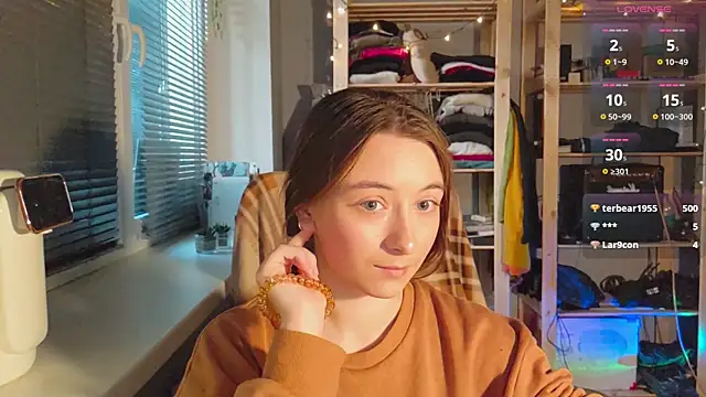 Snapshot of monlight__dana chatting on February 9, 3:23 pm monlight  dana online show from February 9, 3:23 pm