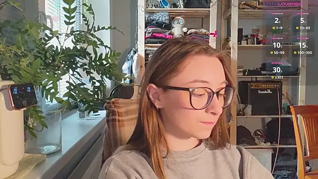 Snapshot of monlight__dana chatting on February 14, 2:33 pm monlight  dana online show from February 14, 2:33 pm