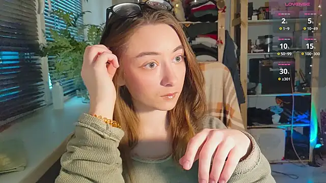 Snapshot of monlight__dana chatting on March 5, 2:45 pm monlight  dana online show from March 5, 2:45 pm