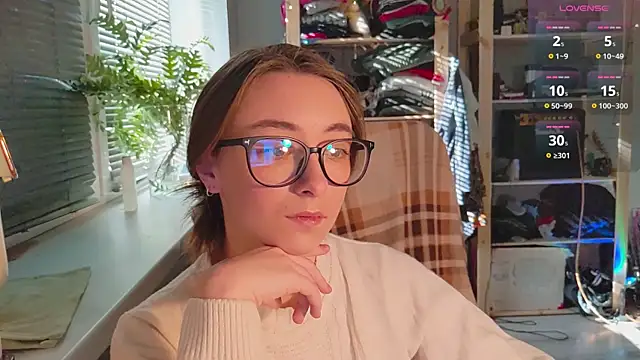 Snapshot of monlight__dana chatting on March 7, 12:45 pm monlight  dana online show from March 7, 12:45 pm