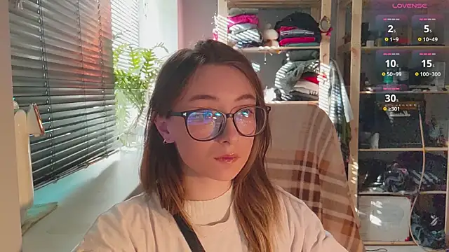 Snapshot of monlight__dana chatting on March 17, 1:29 pm monlight  dana online show from March 17, 1:29 pm