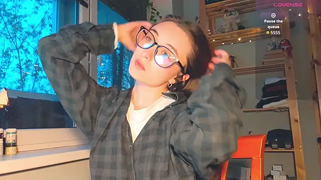 monlight  dana online show from April 28, 6:24 pm