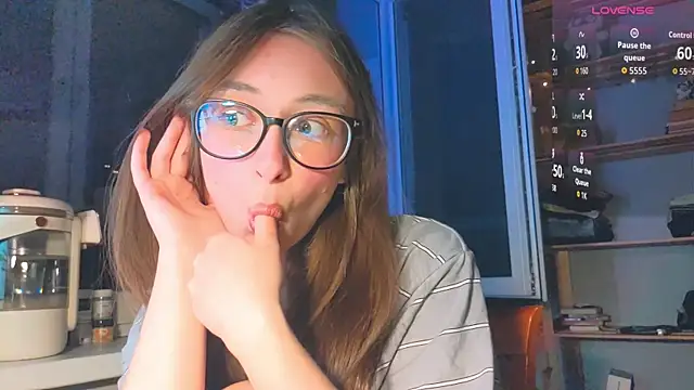 Snapshot of monlight__dana chatting on May 23, 8:13 pm monlight dana online show from May 23, 8:13 pm