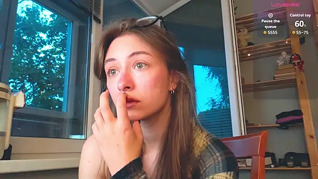 Snapshot of monlight__dana chatting on June 20, 7:38 pm monlight dana online show from June 20, 7:38 pm