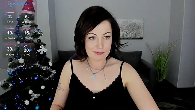 Snapshot of Emily_Midlton chatting on December 28, 4:30 pm Emily Midlton online show from December 28, 4:30 pm