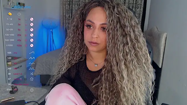  Just a queen 3 online show from January 13, 6:24 pm