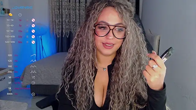  Just a queen 3 online show from January 15, 5:49 pm