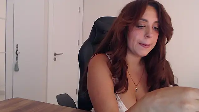 Snapshot of _Just_a_queen_3 chatting on June 15, 5:15 pm Just a queen 3 online show from June 15, 5:15 pm