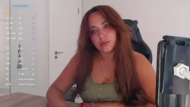 Snapshot of _Just_a_queen_3 chatting on June 23, 7:28 am Just a queen 3 online show from June 23, 7:28 am