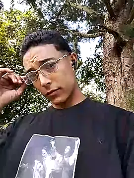 Snapshot of Demiansteven2 chatting on May 15, 5:53 pm Demiansteven2 online show from May 15, 5:53 pm
