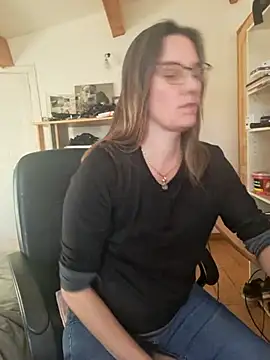 SpiceLea online show from December 26, 2:48 pm