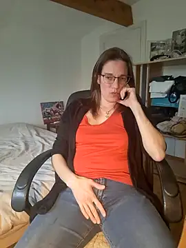 SpiceLea online show from March 6, 12:41 pm