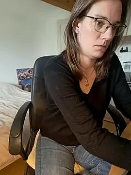 SpiceLea online show from March 13, 12:35 pm