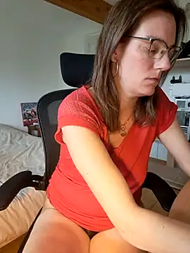 SpiceLea online show from March 14, 12:51 pm