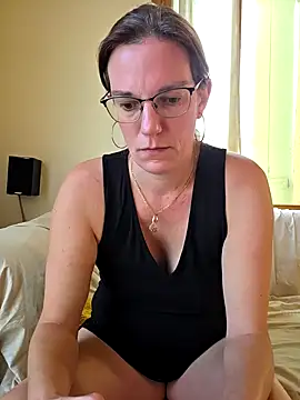 SpiceLea online show from September 17, 4:19 pm