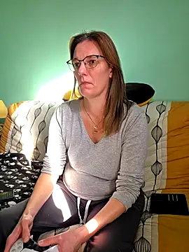 SpiceLea online show from October 23, 1:10 pm