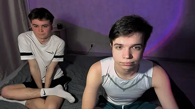 Snapshot of tailer_ chatting on January 14, 4:01 pm tailer online show from January 14, 4:01 pm