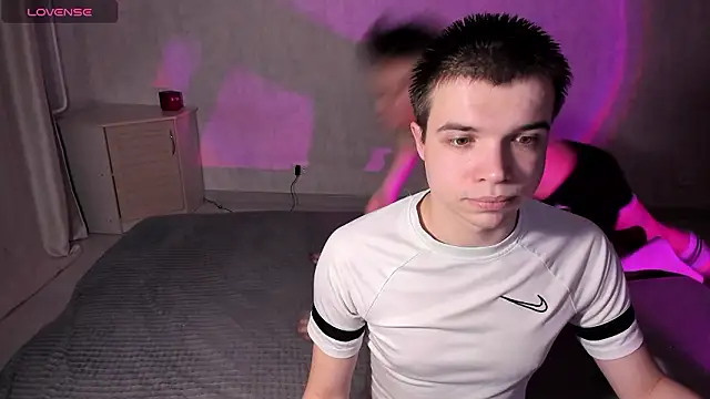 Snapshot of tailer_ chatting on February 7, 7:17 pm tailer online show from February 7, 7:17 pm