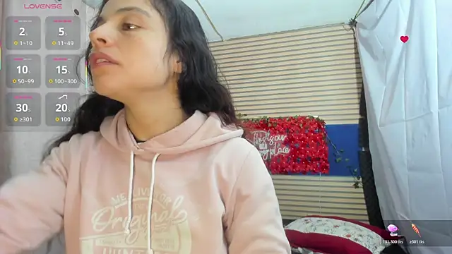 Snapshot of rosse_2504 chatting on July 6, 12:46 pm rosse 2504 online show from July 6, 12:46 pm