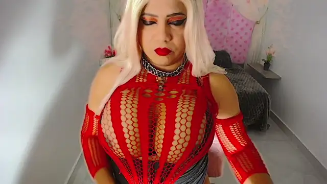 Snapshot of alicehugecock chatting on April 26, 8:17 pm alicehugecock online show from April 26, 8:17 pm