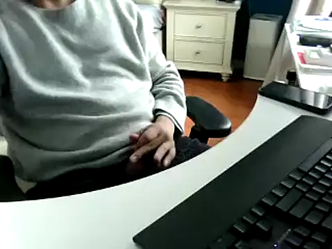 Snapshot of big-pig chatting on February 12, 5:05 am big-pig online show from February 12, 5:05 am