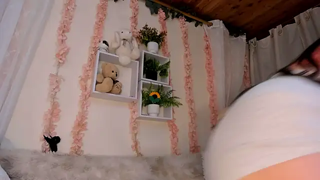 Idara and Edahi01 online show from April 11, 1:43 am