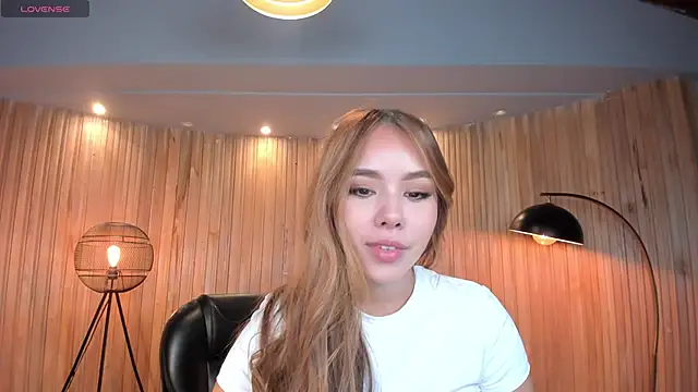 CarolineGraceX online show from March 11, 10:40 am