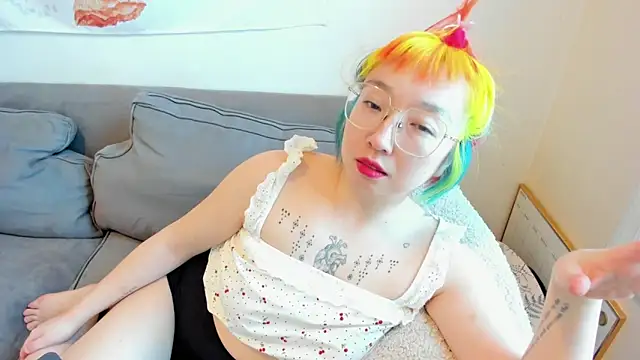 Snapshot of luxgray chatting on March 18, 10:04 pm luxgray online show from March 18, 10:04 pm