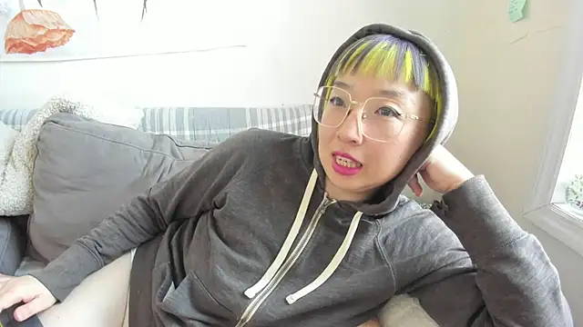 Snapshot of luxgray chatting on February 16, 8:05 pm luxgray online show from February 16, 8:05 pm