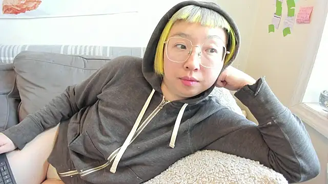 Snapshot of luxgray chatting on March 28, 8:08 pm luxgray online show from March 28, 8:08 pm