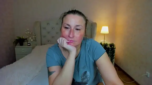 HotLiss online show from April 4, 5:16 am